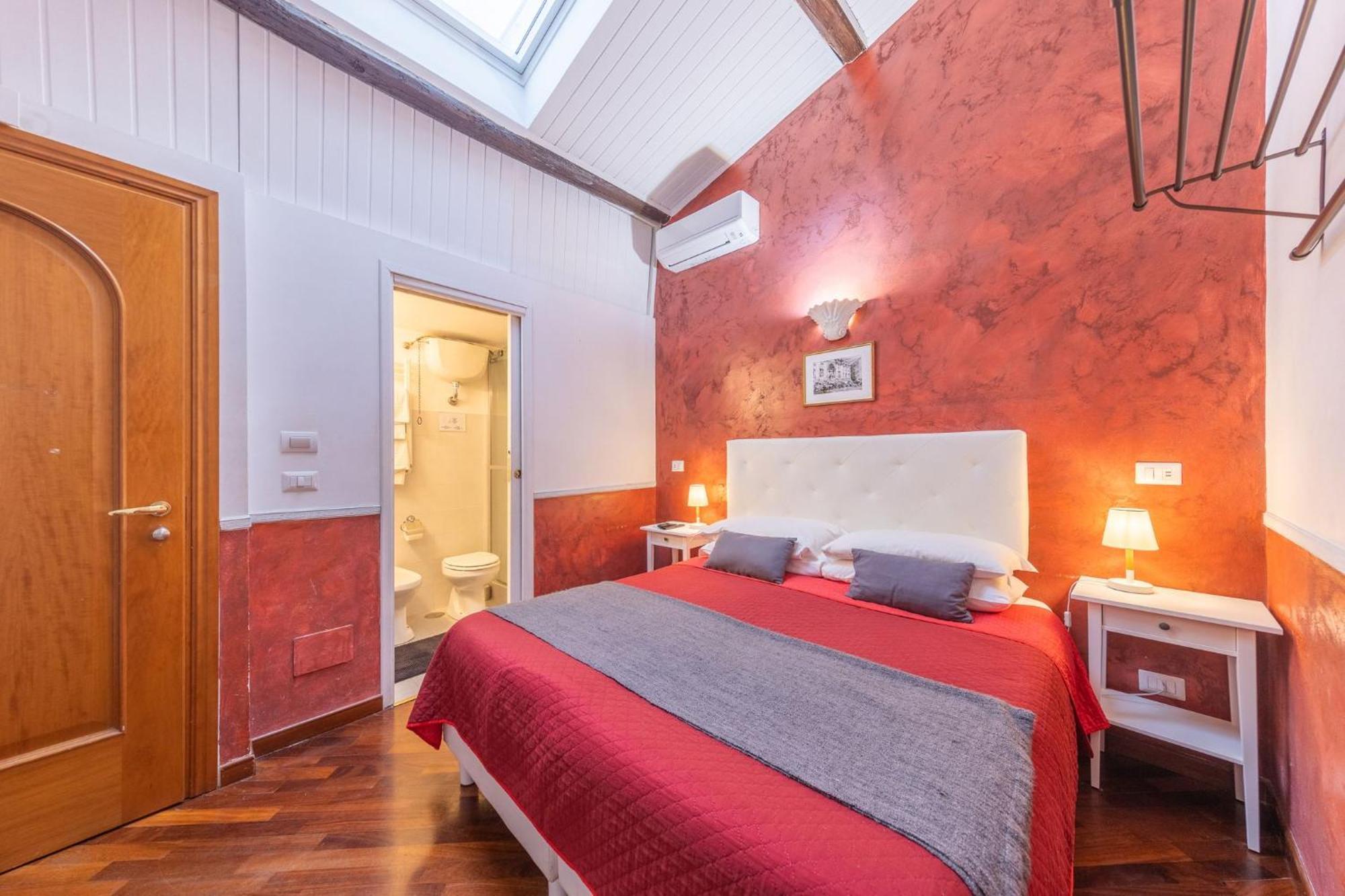 Room In Bb - Skylight Double Room In History House Rome Exterior photo